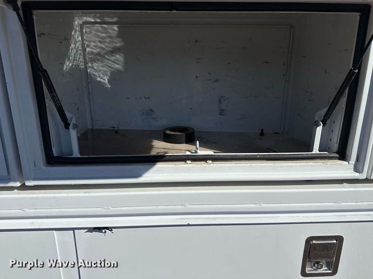 image for item EG2588 2013 Ford F550 Super Duty utility / service truck