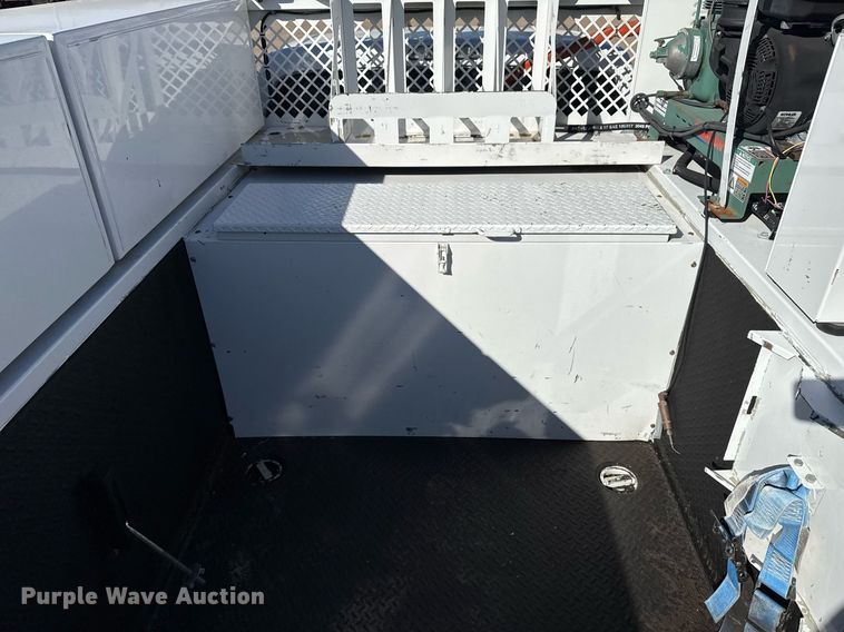 image for item EG2588 2013 Ford F550 Super Duty utility / service truck