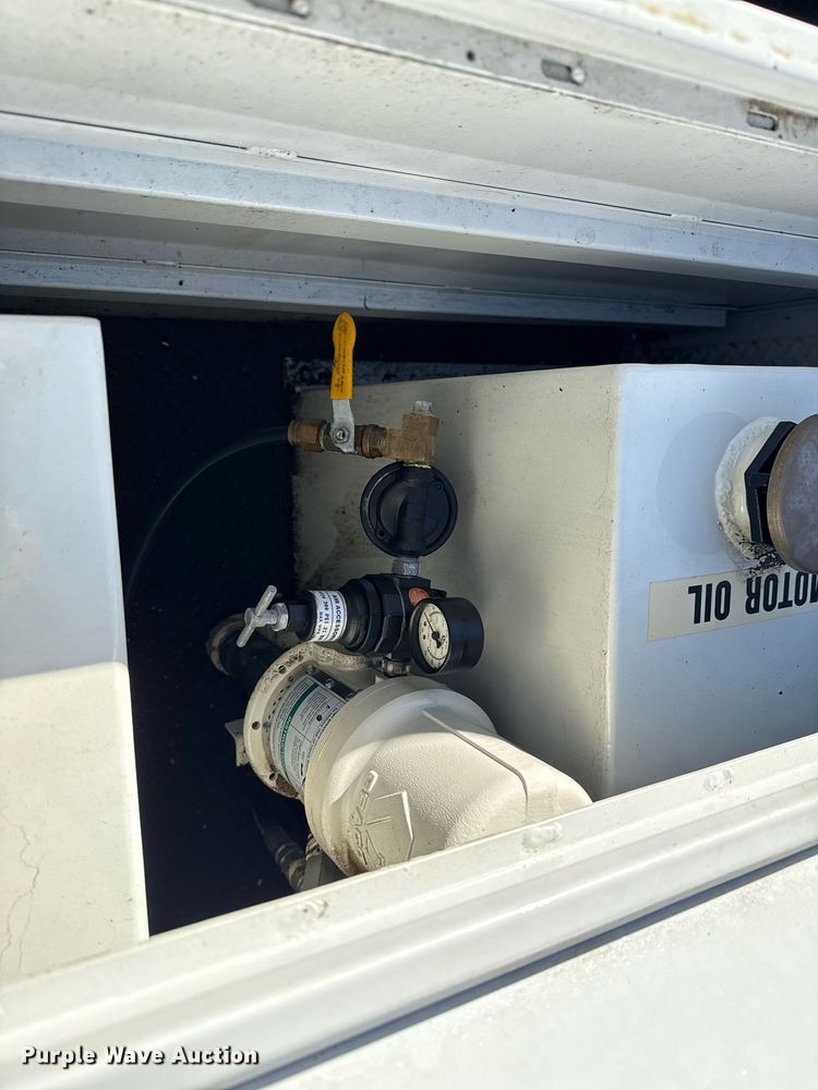 image for item EG2588 2013 Ford F550 Super Duty utility / service truck