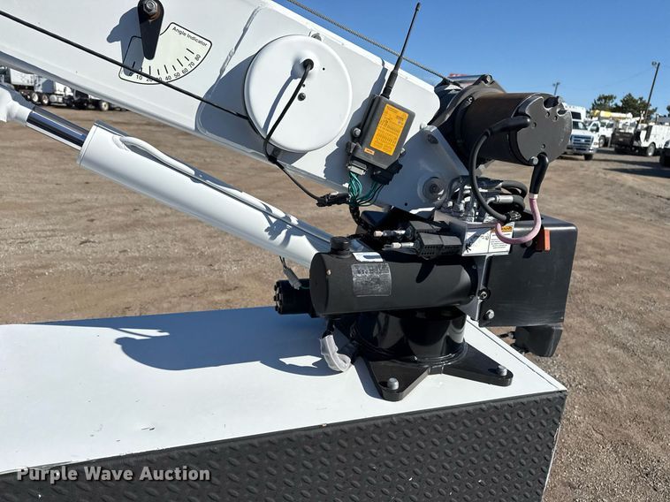 image for item EG2588 2013 Ford F550 Super Duty utility / service truck