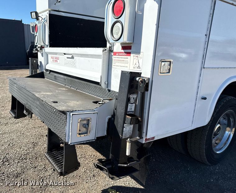 image for item EG2588 2013 Ford F550 Super Duty utility / service truck