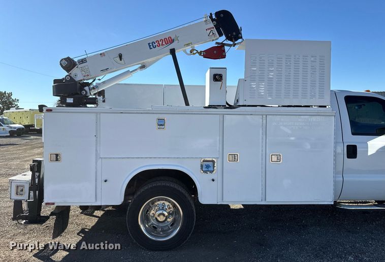 image for item EG2588 2013 Ford F550 Super Duty utility / service truck