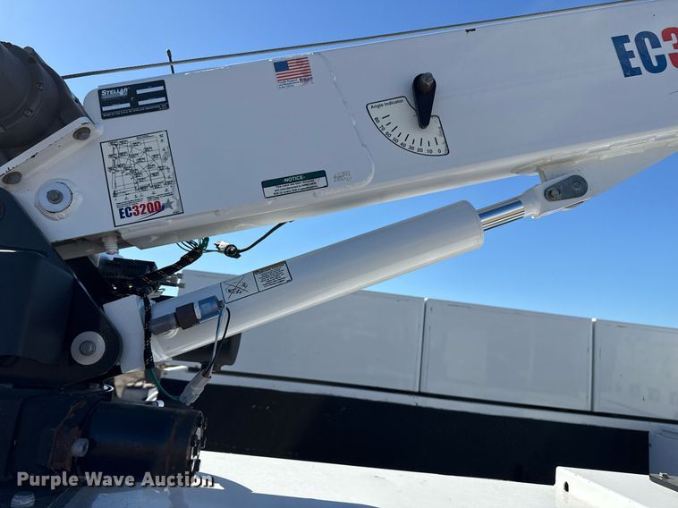 image for item EG2588 2013 Ford F550 Super Duty utility / service truck