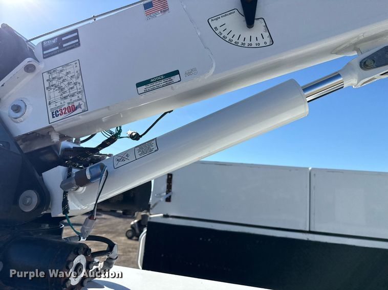 image for item EG2588 2013 Ford F550 Super Duty utility / service truck