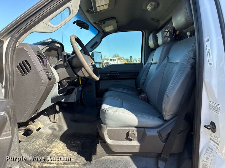 image for item EG2588 2013 Ford F550 Super Duty utility / service truck