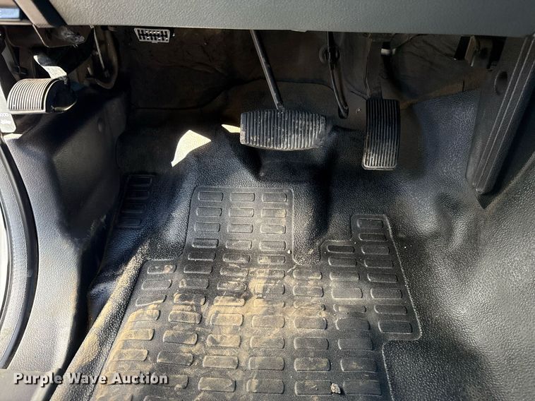 image for item EG2588 2013 Ford F550 Super Duty utility / service truck