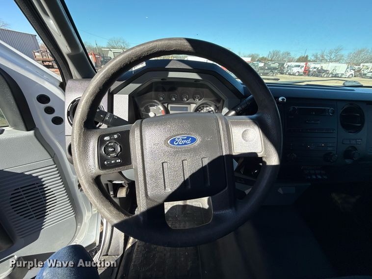 image for item EG2588 2013 Ford F550 Super Duty utility / service truck