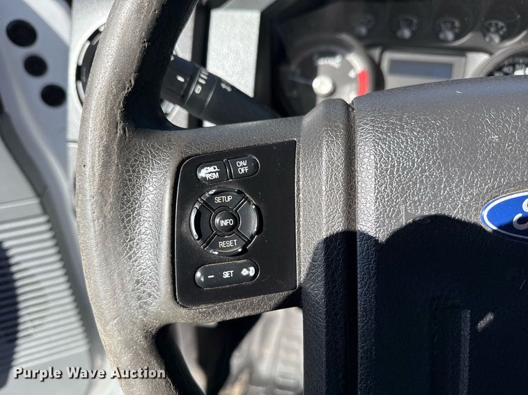 image for item EG2588 2013 Ford F550 Super Duty utility / service truck