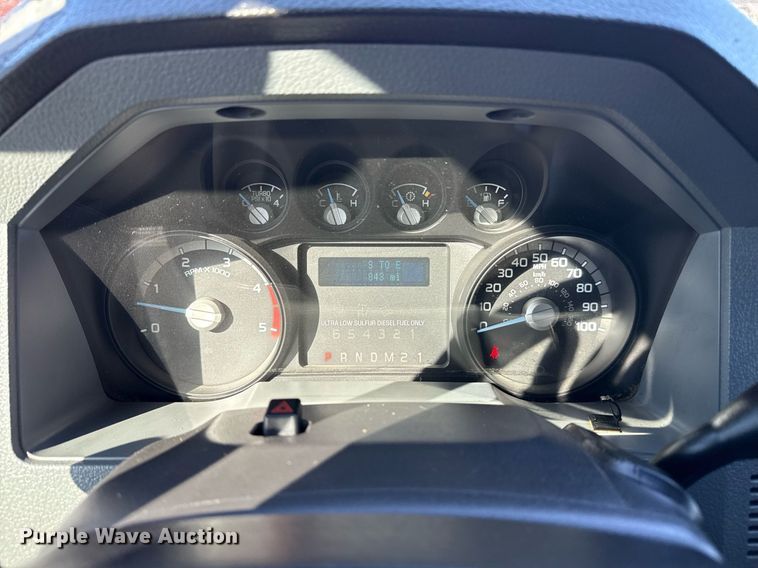 image for item EG2588 2013 Ford F550 Super Duty utility / service truck