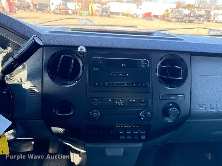 image for item EG2588 2013 Ford F550 Super Duty utility / service truck