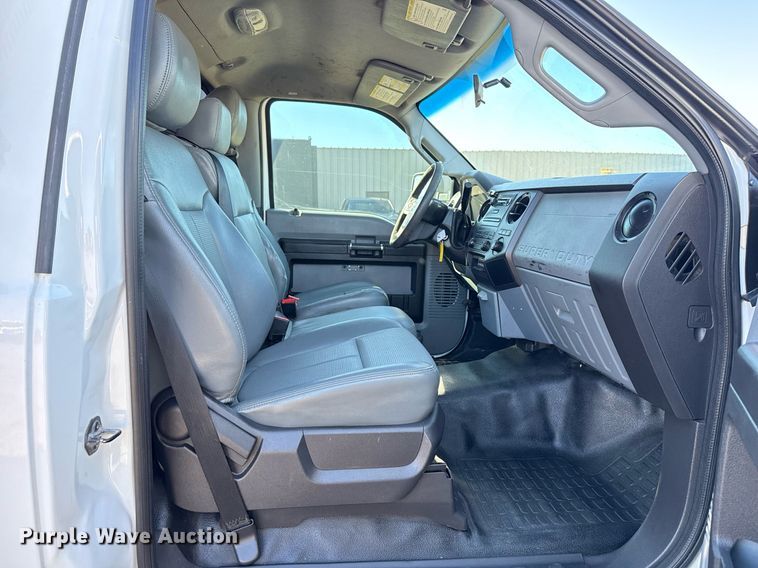 image for item EG2588 2013 Ford F550 Super Duty utility / service truck