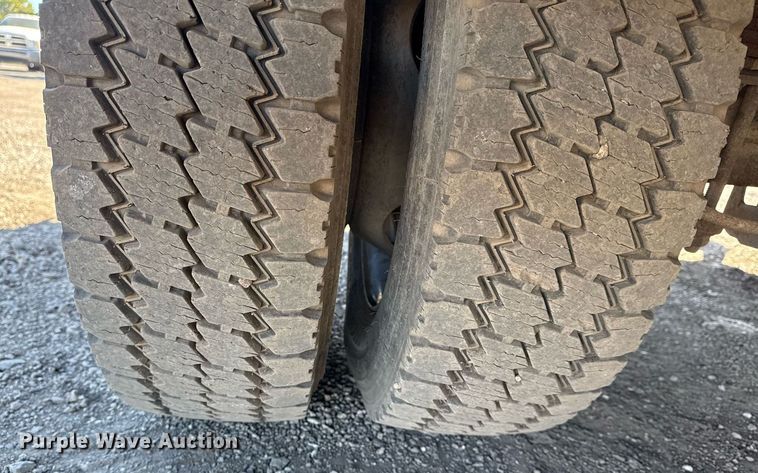 image for item EG2588 2013 Ford F550 Super Duty utility / service truck