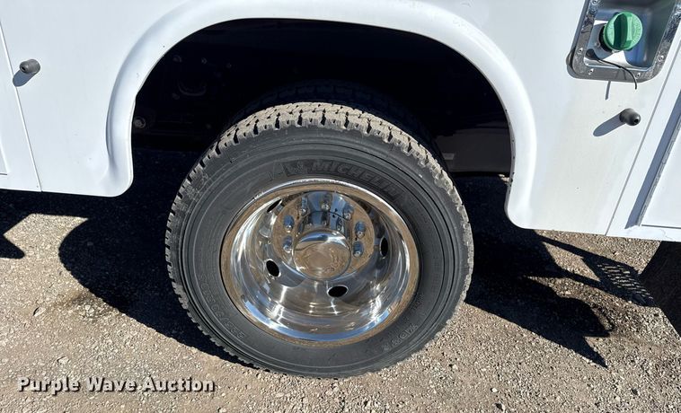 image for item EG2588 2013 Ford F550 Super Duty utility / service truck