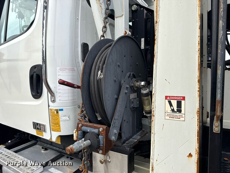 image for item EG2613 2012 Freightliner 114SD crane truck