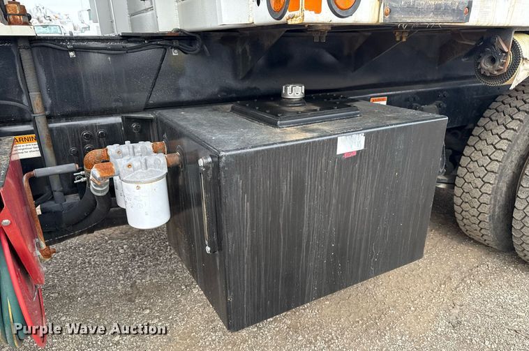 image for item EG2613 2012 Freightliner 114SD crane truck