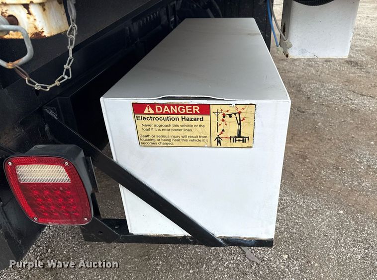 image for item EG2613 2012 Freightliner 114SD crane truck