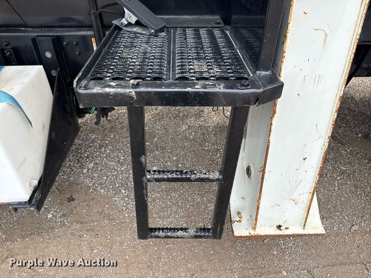 image for item EG2613 2012 Freightliner 114SD crane truck