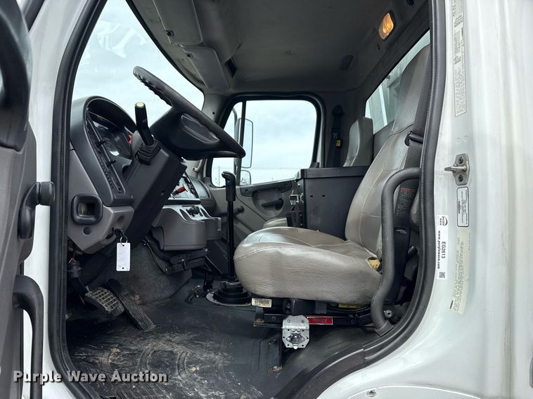 image for item EG2613 2012 Freightliner 114SD crane truck