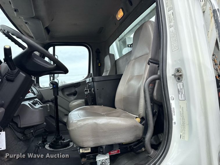 image for item EG2613 2012 Freightliner 114SD crane truck