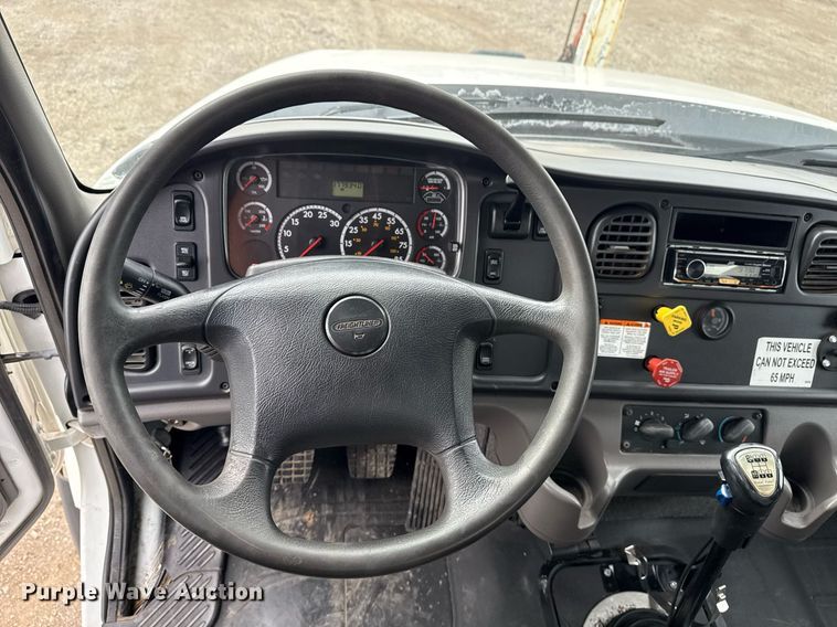 image for item EG2613 2012 Freightliner 114SD crane truck