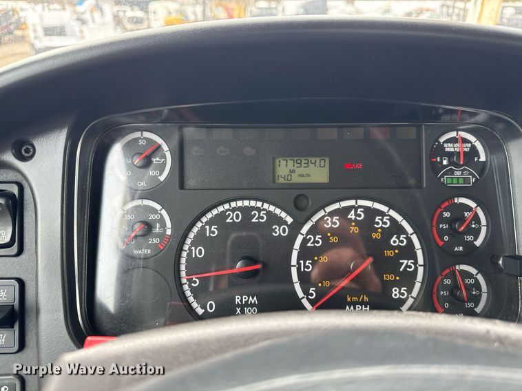 image for item EG2613 2012 Freightliner 114SD crane truck