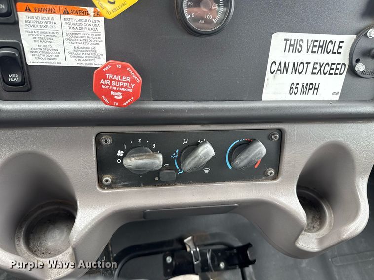 image for item EG2613 2012 Freightliner 114SD crane truck