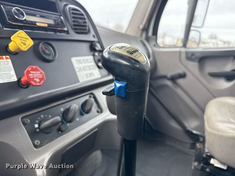 image for item EG2613 2012 Freightliner 114SD crane truck