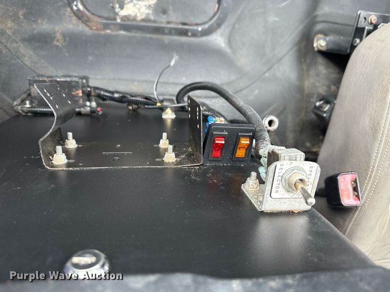 image for item EG2613 2012 Freightliner 114SD crane truck