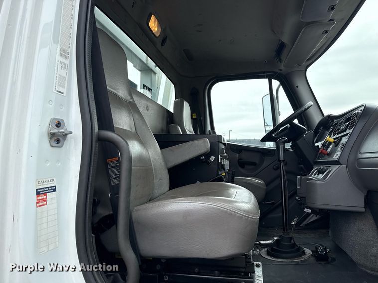 image for item EG2613 2012 Freightliner 114SD crane truck