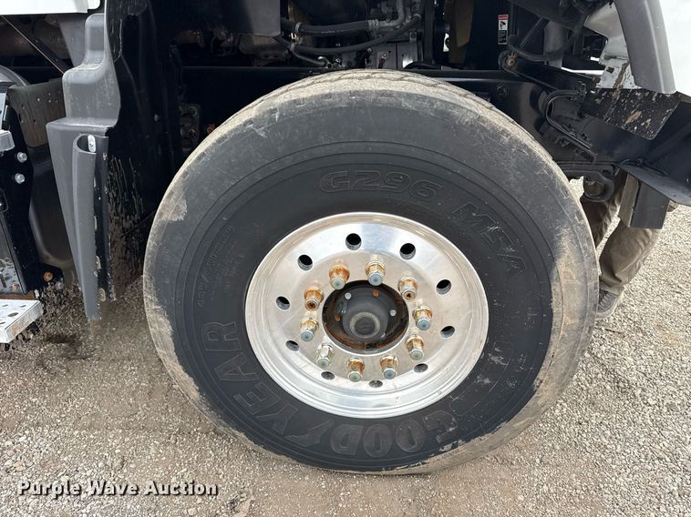 image for item EG2613 2012 Freightliner 114SD crane truck