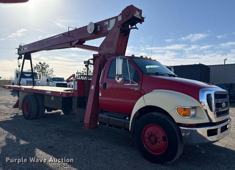 image for item EG2617 2007 Ford F750 Super Duty crane truck
