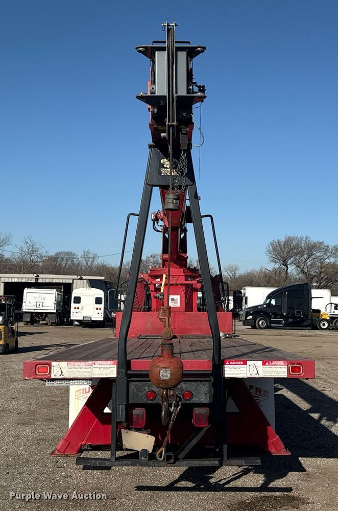 image for item EG2617 2007 Ford F750 Super Duty crane truck