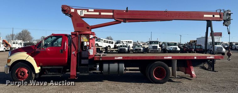 image for item EG2617 2007 Ford F750 Super Duty crane truck