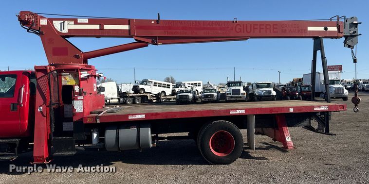 image for item EG2617 2007 Ford F750 Super Duty crane truck