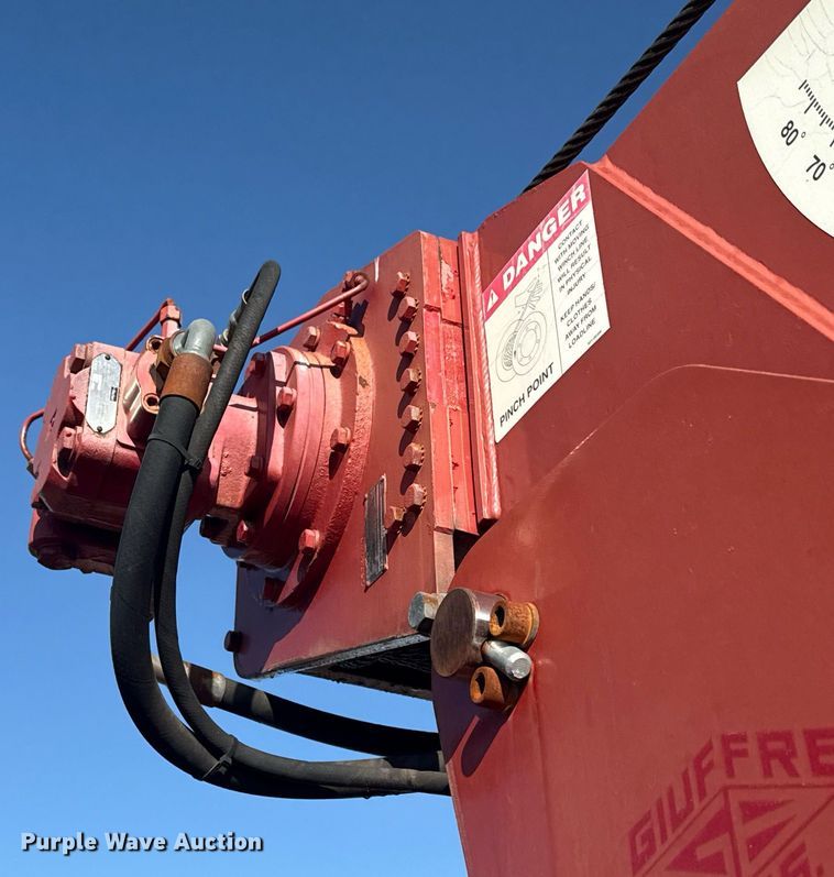 image for item EG2617 2007 Ford F750 Super Duty crane truck