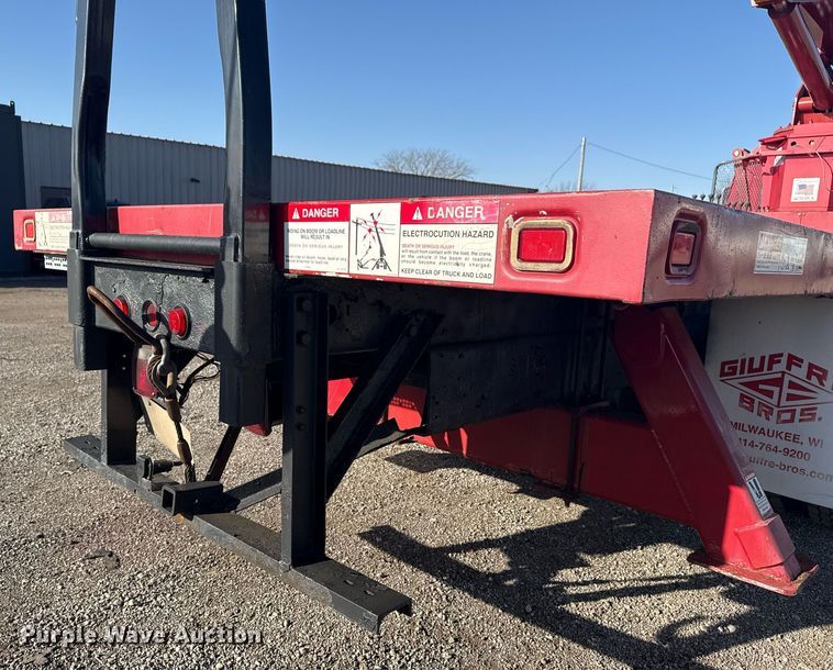 image for item EG2617 2007 Ford F750 Super Duty crane truck