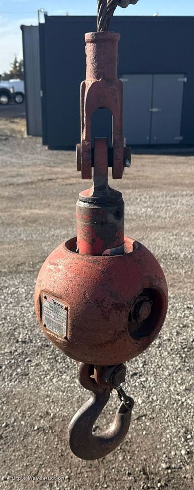 image for item EG2617 2007 Ford F750 Super Duty crane truck