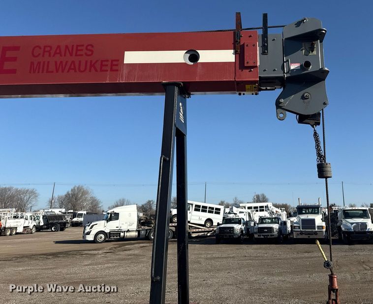 image for item EG2617 2007 Ford F750 Super Duty crane truck