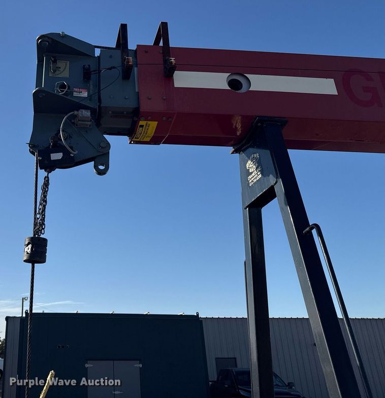 image for item EG2617 2007 Ford F750 Super Duty crane truck