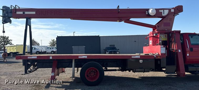 image for item EG2617 2007 Ford F750 Super Duty crane truck