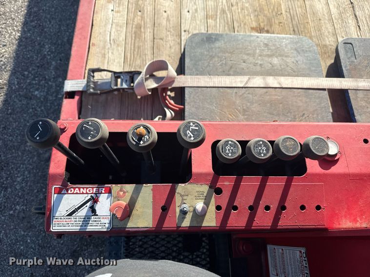 image for item EG2617 2007 Ford F750 Super Duty crane truck