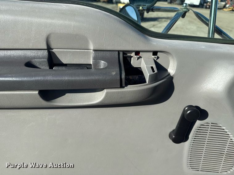 image for item EG2617 2007 Ford F750 Super Duty crane truck