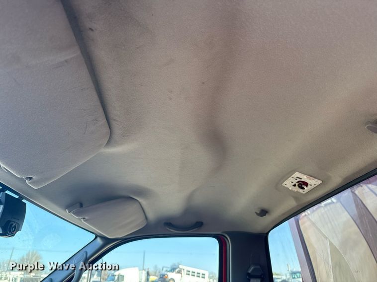 image for item EG2617 2007 Ford F750 Super Duty crane truck