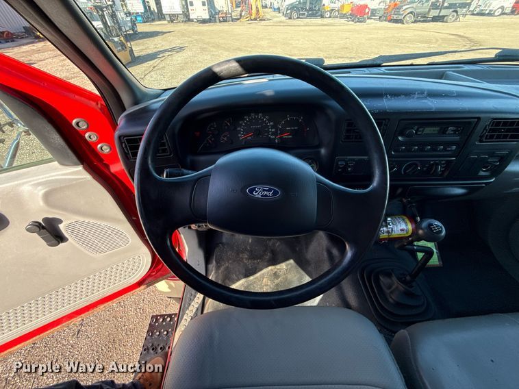 image for item EG2617 2007 Ford F750 Super Duty crane truck