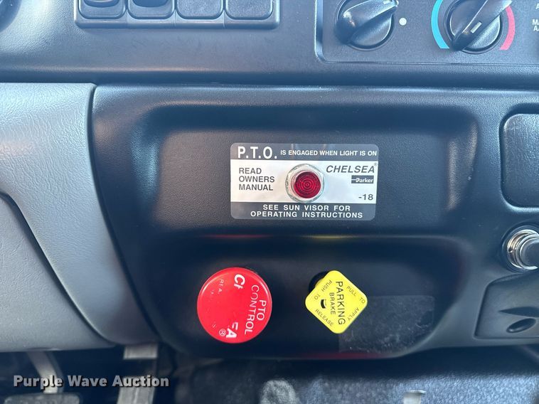 image for item EG2617 2007 Ford F750 Super Duty crane truck