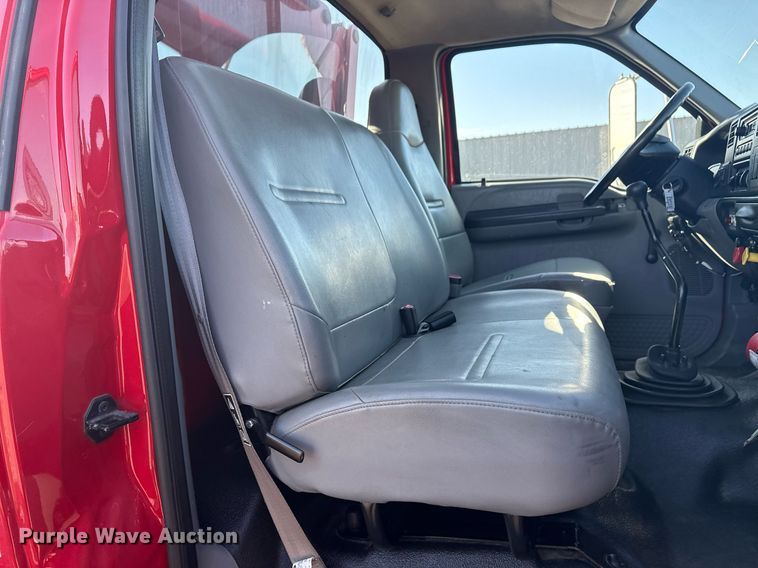 image for item EG2617 2007 Ford F750 Super Duty crane truck