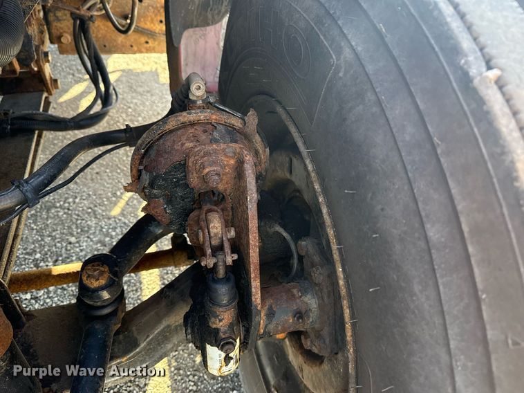 image for item EG2617 2007 Ford F750 Super Duty crane truck