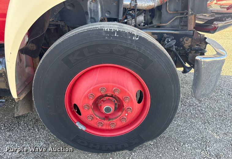 image for item EG2617 2007 Ford F750 Super Duty crane truck