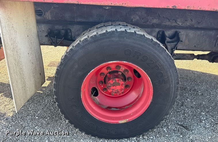 image for item EG2617 2007 Ford F750 Super Duty crane truck