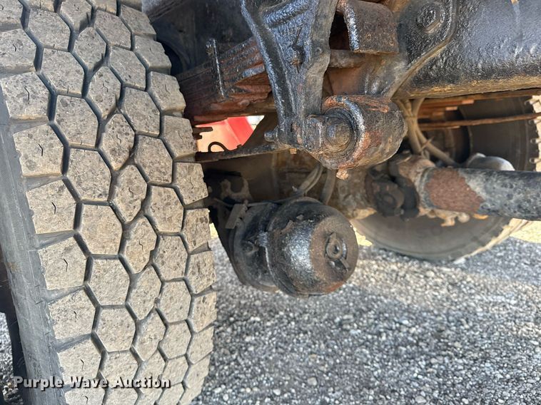 image for item EG2617 2007 Ford F750 Super Duty crane truck